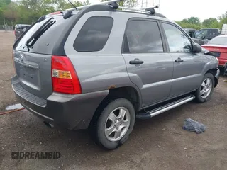 2008 Kia Sportage LX z VIN KNDJF724487496001, wystawiony jako IAAI lot #42147612 z przebiegiem 155 472 mil mil oraz . Historia ofert i sprzedaży dostępna na DreamBid. Obrazek 4.