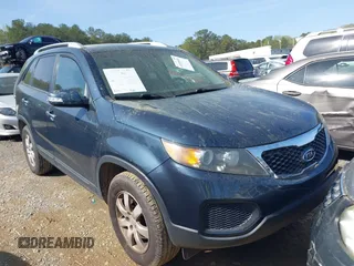 2011 Kia Sorento LX with VIN 5XYKT4A22BG123397, listed as a IAAI auction lot 41890456 with 173,669 mi miles. Bid and sale history available at carsss.com. Image 1.