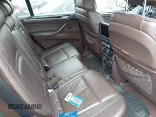 2007 BMW X5 4.8i z VIN 4USFE83547LY64828, wystawiony jako IAAI lot #41896182 z przebiegiem Nie podano mil oraz . Historia ofert i sprzedaży dostępna na DreamBid. Obrazek 8.