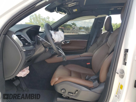 2023 Volvo XC90 Ultimate Dark Theme with VIN YV4H60CX0P1963542, listed as a Copart auction lot 43082704 with 14,133 mi miles and . Bid and sale history available at DreamBid. Image 7.
