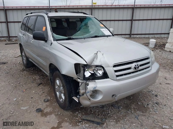 2006 Toyota Highlander w/3rd Row with VIN JTEDP21A660118252, listed as a IAAI auction lot 41773769 with 214,769 mi miles. Bid and sale history available at carsss.com. Image 1.
