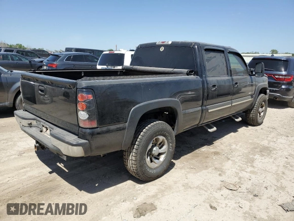 2003 Chevrolet Silverado 1500HD LS z VIN 1GCGC13U33F194292, wystawiony jako Copart lot #57865835 z przebiegiem 237 989 mil mil oraz Szkoda całkowita • Salvage title. Historia ofert i sprzedaży dostępna na DreamBid. Obrazek 3.