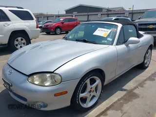 2002 Mazda MX-5 Miata Cloth z VIN JM1NB353020225252, wystawiony jako IAAI lot #42303820 z przebiegiem 194 549 mil mil oraz . Historia ofert i sprzedaży dostępna na DreamBid. Obrazek 17.