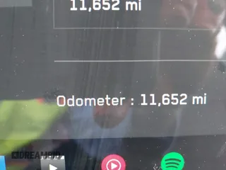 2024 Tesla Cybertruck z VIN 7G2CEHED9RA017042, wystawiony jako IAAI lot #42098366 z przebiegiem 11 652 mil mil oraz . Historia ofert i sprzedaży dostępna na DreamBid. Obrazek 7.