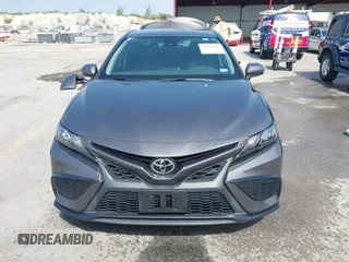 2021 Toyota Camry SE Nightshade with VIN 4T1G11AK3MU457011, listed as a IAAI auction lot 41952841 with 33,032 mi miles. Bid and sale history available at carsss.com. Image 13.