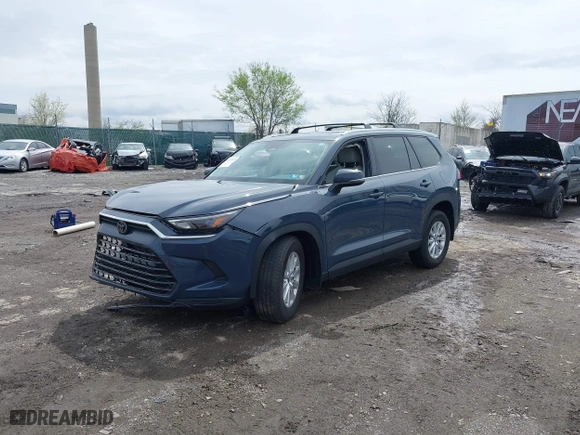 2024 Toyota Grand Highlander XLE with VIN 5TDAAAB54RS000108, listed as a IAAI auction lot 41971879 with 27,207 mi miles. Bid and sale history available at carsss.com. Image 16.
