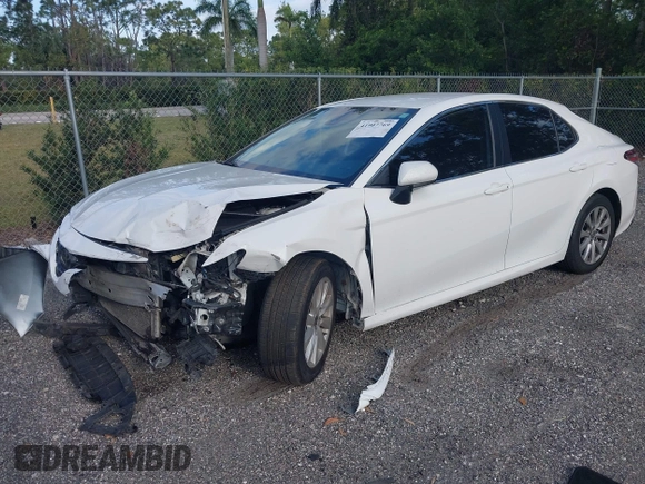 2020 Toyota Camry LE with VIN 4T1C11AK2LU950854, listed as a IAAI auction lot 41907769 with 350,007 mi miles. Bid and sale history available at carsss.com. Image 17.