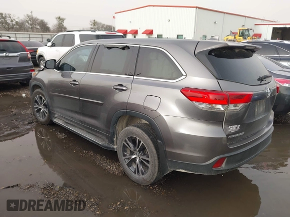2018 Toyota Highlander LE with VIN 5TDZZRFH0JS249069, listed as a IAAI auction lot 41710956 with 83,598 mi miles and . Bid and sale history available at DreamBid. Image 3.
