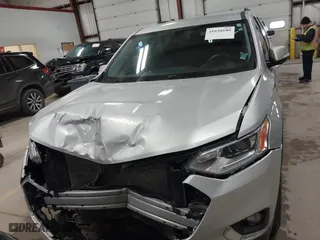 2020 Chevrolet Traverse LT Cloth with VIN 1GNEVGKWXLJ251423, listed as a IAAI auction lot 41650180 with 28,815 mi miles. Bid and sale history available at carsss.com. Image 12.