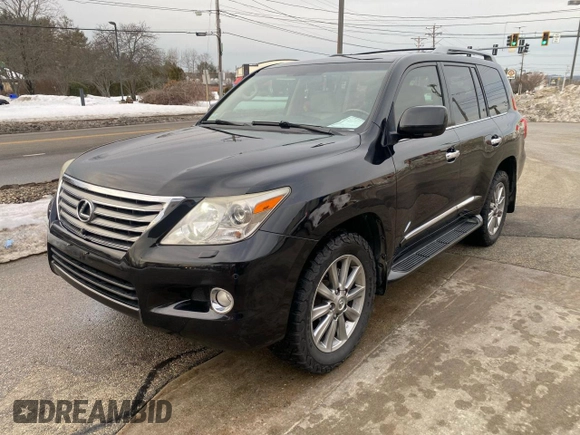 2009 Lexus LX 570 z VIN JTJHY00W394025574, wystawiony jako Copart lot #47316365 z przebiegiem 182 586 mil mil oraz Czysty tytuł • Clean title. Historia ofert i sprzedaży dostępna na DreamBid. Obrazek 2.