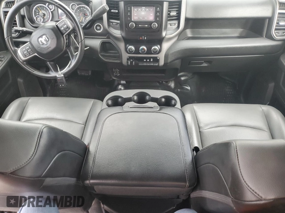 2022 Ram 3500 Tradesman with VIN 3C63R3GLXNG163592, listed as a Copart auction lot 47757715 with 25,067 mi miles and Salvage Title. Bid and sale history available at carsss.com. Image 8.