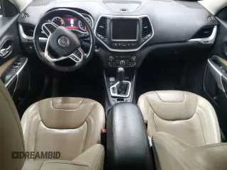 2017 Jeep Cherokee Limited z VIN 1C4PJMDS6HW581012, wystawiony jako Copart lot #56578105 z przebiegiem 141 767 mil mil oraz Szkoda całkowita • Salvage title. Historia ofert i sprzedaży dostępna na DreamBid. Obrazek 8.