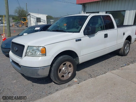 2004 Ford F-150 XL with VIN 1FTPX12584NA31496, listed as a IAAI auction lot 41869988 with 254,852 mi miles. Bid and sale history available at carsss.com. Image 2.