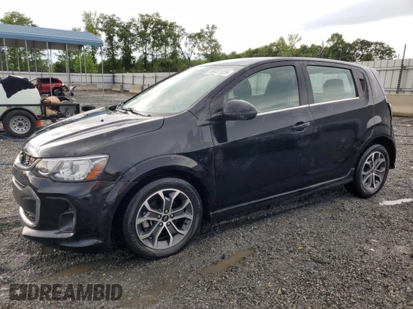 2020 Chevrolet Sonic LT z VIN 1G1JD6SB5L4137709, wystawiony jako Copart lot #55651925 z przebiegiem 38 048 mil mil oraz Szkoda całkowita • Salvage title. Historia ofert i sprzedaży dostępna na DreamBid. Obrazek 1.