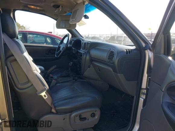 2003 Chevrolet TrailBlazer LS with VIN 1GNDS13S132365429, listed as a IAAI auction lot 41643164 with 196,033 mi miles. Bid and sale history available at carsss.com. Image 5.