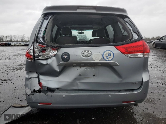 2011 Toyota Sienna XLE AAS с VIN 5TDYK3DC3BS049356, выставлен на аукционе Copart как лот 47971545 с пробегом 229 703 миль миль и Чистый • Clean title. История ставок и продаж доступна на DreamBid. Изображение 6.