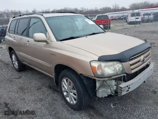 2004 Toyota Highlander with VIN JTEEP21A540014420, listed as a IAAI auction lot 41800588 with 292,532 mi miles. Bid and sale history available at carsss.com. Image 1.