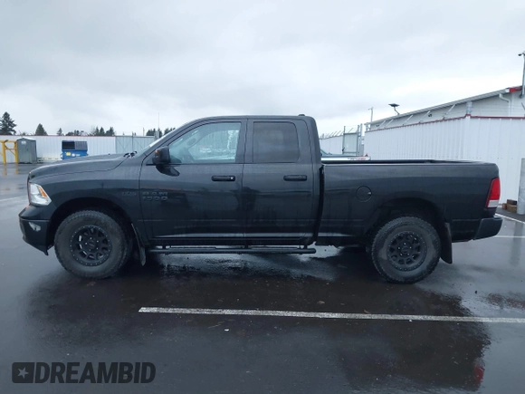 2018 Ram 1500 Express z VIN 1C6RR7FT4JS238082, wystawiony jako IAAI lot #41203915 z przebiegiem 85 863 mil mil oraz . Historia ofert i sprzedaży dostępna na DreamBid. Obrazek 15.