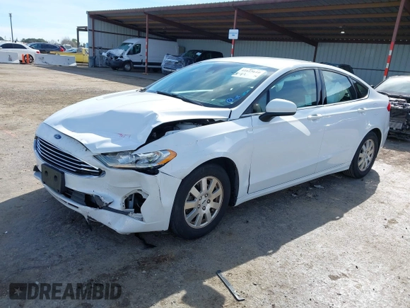 2019 Ford Fusion SE with VIN 3FA6P0HD6KR201777, listed as a IAAI auction lot 41615610 with 93,989 mi miles. Bid and sale history available at carsss.com. Image 2.