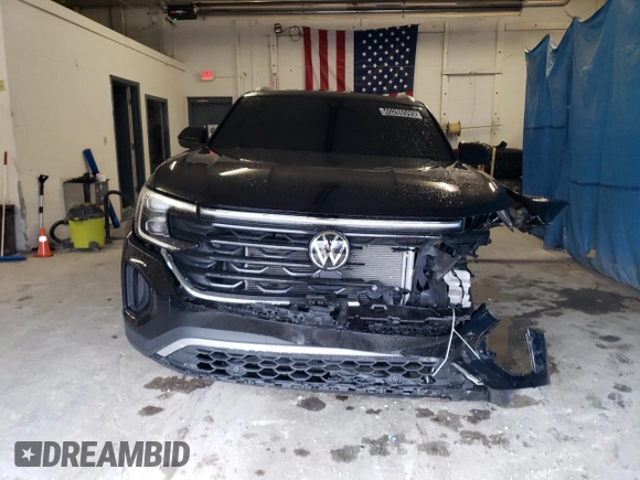 2024 Volkswagen Atlas SE with VIN 1V2LE2CA9RC248451, listed as a Copart auction lot 45288595 with 14,541 mi miles and Clean title. Bid and sale history available at DreamBid. Image 5.