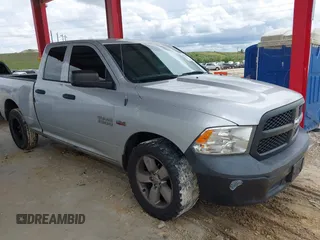 2017 Ram 1500 Express z VIN 1C6RR6FT6HS723666, wystawiony jako IAAI lot #42414096 z przebiegiem 155 899 mil mil oraz . Historia ofert i sprzedaży dostępna na DreamBid. Obrazek 1.