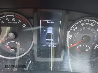 2020 Toyota Tacoma SR z VIN 5TFRZ5CN0LX088271, wystawiony jako IAAI lot #42169345 z przebiegiem 75 654 mil mil oraz . Historia ofert i sprzedaży dostępna na DreamBid. Obrazek 7.