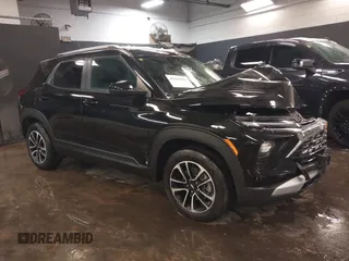 2024 Chevrolet TrailBlazer LT with VIN KL79MPSL5RB033344, listed as a IAAI auction lot 41366284 with 7,481 mi miles. Bid and sale history available at carsss.com. Image 1.