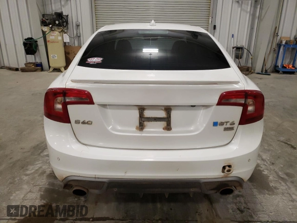 2015 Volvo S60 T6 R-Design Platinum with VIN YV1902TS3F1335329, listed as a Copart auction lot 81512184 with 103,129 mi miles and Salvage Title. Bid and sale history available at carsss.com. Image 6.