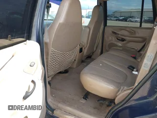 1998 Ford Expedition XLT with VIN 1FMRU17L4WLB39665, listed as a IAAI auction lot 41504254 with 328,171 mi miles. Bid and sale history available at carsss.com. Image 8.