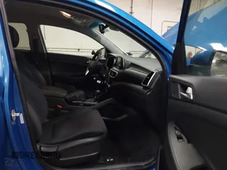 2020 Hyundai Tucson SEL z VIN KM8J3CAL4LU192330, wystawiony jako IAAI lot #41915238 z przebiegiem 53 472 mil mil oraz . Historia ofert i sprzedaży dostępna na DreamBid. Obrazek 5.