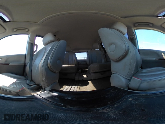 2013 Toyota Sienna XLE AAS with VIN 5TDYK3DC0DS398381, listed as a IAAI auction lot 41773688 with 169,055 mi miles. Bid and sale history available at carsss.com. Image 18.