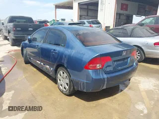 2008 Honda Civic LX z VIN 1HGFA16508L087622, wystawiony jako IAAI lot #41675090 z przebiegiem 123 656 mil mil oraz . Historia ofert i sprzedaży dostępna na DreamBid. Obrazek 3.