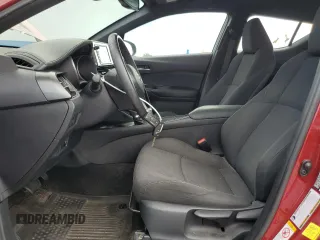 2018 Toyota C-HR XLE z VIN NMTKHMBX1JR061311, wystawiony jako Copart lot #63251925 z przebiegiem 32 382 mil mil oraz Czysty tytuł • Clean title. Historia ofert i sprzedaży dostępna na DreamBid. Obrazek 7.