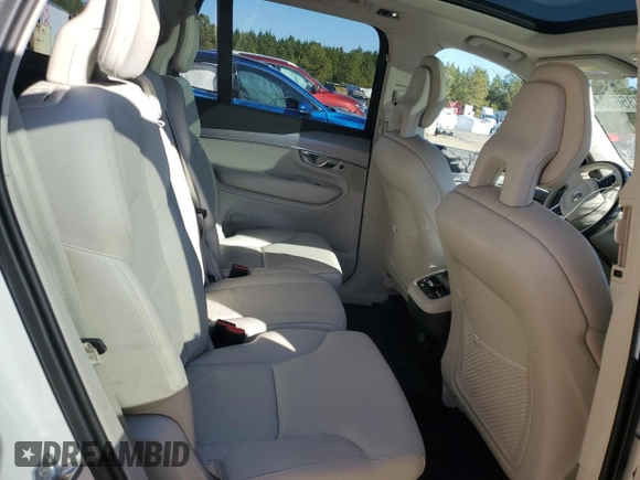 2021 Volvo XC90 Momentum z VIN YV4102CK2M1734892, wystawiony jako Copart lot #87356004 z przebiegiem 47 207 mil mil oraz Szkoda całkowita • Salvage title. Historia ofert i sprzedaży dostępna na DreamBid. Obrazek 10.