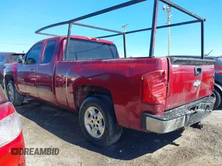 2007 Chevrolet Silverado 1500 LT w/1LT with VIN 2GCEC19C071686992, listed as a IAAI auction lot 41602817 with 395,297 mi miles. Bid and sale history available at carsss.com. Image 3.