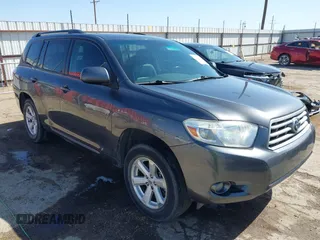 2010 Toyota Highlander SE z VIN 5TDKK3EHXAS017535, wystawiony jako IAAI lot #41965758 z przebiegiem 216 314 mil mil oraz . Historia ofert i sprzedaży dostępna na DreamBid. Obrazek 1.