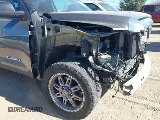2018 Toyota Tundra 2WD SR5 with VIN 5TFEM5F10JX133762, listed as a IAAI auction lot 41411166 with 80,310 mi miles. Bid and sale history available at carsss.com. Image 18.