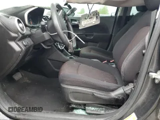 2018 Chevrolet Sonic LT z VIN 1G1JD6SH0J4108152, wystawiony jako Copart lot #55585585 z przebiegiem 42 040 mil mil oraz Szkoda całkowita • Salvage title. Historia ofert i sprzedaży dostępna na DreamBid. Obrazek 7.