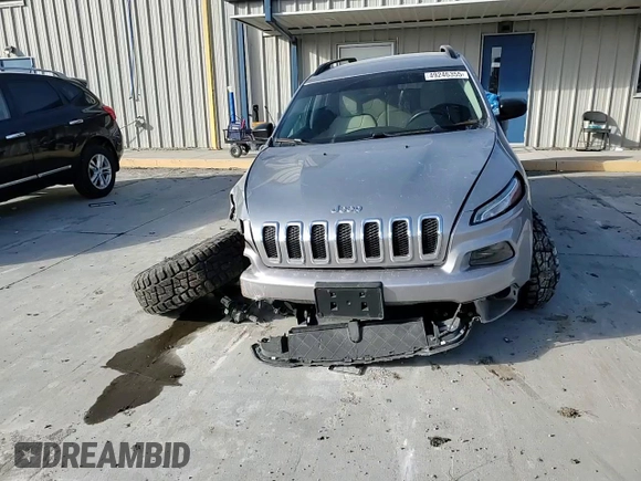 2017 Jeep Cherokee Sport with VIN 1C4PJMAB5HW646257, listed as a Copart auction lot 49246355 with 71,065 mi miles and Salvage Title. Bid and sale history available at DreamBid. Image 12.