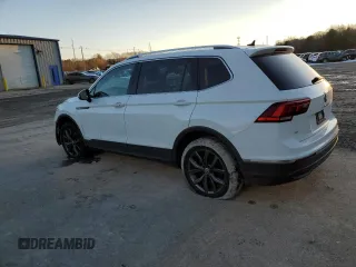 2022 Volkswagen Tiguan SE with VIN 3VV2B7AX2NM122341, listed as a Copart auction lot 86706564 with 27,709 mi miles and Salvage title. Bid and sale history available at DreamBid. Image 2.