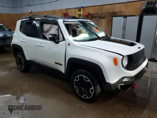 2015 Jeep Renegade Trailhawk with VIN ZACCJBCT0FPC19412, listed as a Copart auction lot 52428395 with 274,497 mi miles and Clean Title. Bid and sale history available at DreamBid. Image 4.