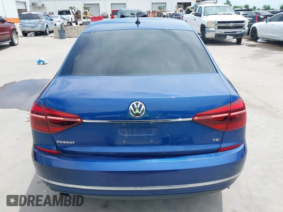 2017 Volkswagen Passat S z VIN 1VWAT7A34HC003813, wystawiony jako IAAI lot #42322928 z przebiegiem 207 115 mil mil oraz . Historia ofert i sprzedaży dostępna na DreamBid. Obrazek 17.