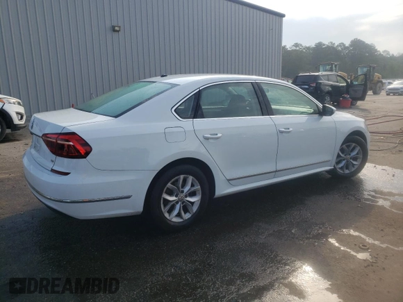 2017 Volkswagen Passat S z VIN 1VWAT7A33HC033174, wystawiony jako Copart lot #57341605 z przebiegiem 197 560 mil mil oraz Szkoda całkowita • Salvage title. Historia ofert i sprzedaży dostępna na DreamBid. Obrazek 3.