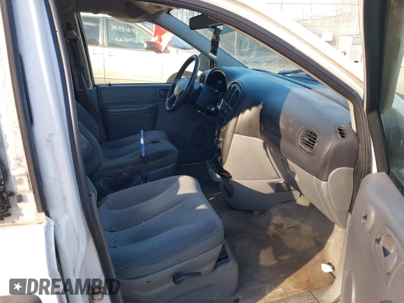 2005 Dodge Caravan SE with VIN 1D4GP25R45B305819, listed as a IAAI auction lot 41011300 with 229,466 mi miles and . Bid and sale history available at carsss.com. Image 5.