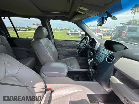 2010 Honda Pilot Touring with VIN 5FNYF3H86AB015716, listed as a Copart auction lot 54362235 with 229,256 mi miles and Clean Title. Bid and sale history available at carsss.com. Image 5.