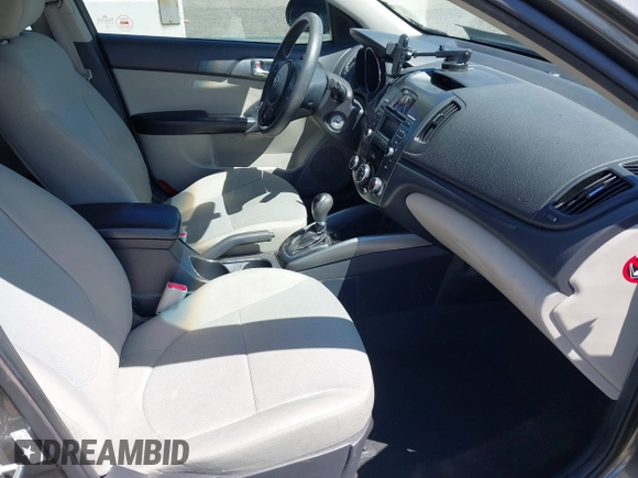2013 Kia Forte EX with VIN KNAFU4A22D5701974, listed as a IAAI auction lot 42004505 with 85,078 mi miles. Bid and sale history available at carsss.com. Image 5.