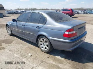 2005 BMW 3 Series 325xi with VIN WBAEU33465PR19734, listed as a IAAI auction lot 42006438 with 130,281 mi miles. Bid and sale history available at carsss.com. Image 3.