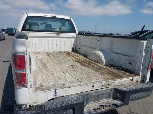 2014 Ford F-150 XL with VIN 1FTMF1CM9EKD53806, listed as a IAAI auction lot 42137550 with 138,888 mi miles and . Bid and sale history available at carsss.com. Image 17.