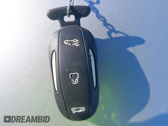 2016 Tesla Model X 70D z VIN 5YJXCAE28GF004461, wystawiony jako IAAI lot #41004214 z przebiegiem 158 962 mil mil oraz . Historia ofert i sprzedaży dostępna na DreamBid. Obrazek 11.