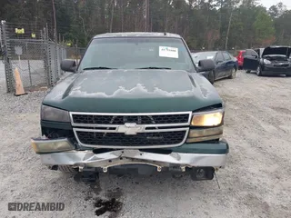 2006 Chevrolet Silverado 1500 LT2 with VIN 2GCEC13Z761319227, listed as a IAAI auction lot 41791080 with 302,075 mi miles. Bid and sale history available at carsss.com. Image 12.